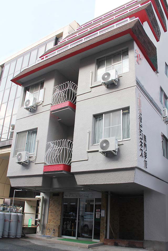 Morioka student dormitory - entrance